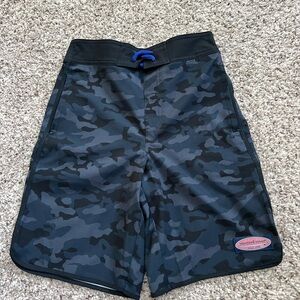 Vineyard vines board shorts